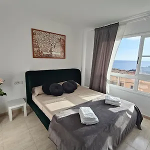 apartamento-familiar-arcoiris-primera-lnea-de-la-playa.in-canary-islands.com/